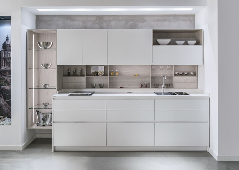 Este 2025, los muebles de cocina se reinventan para ofrecer una combinación perfecta de funcionalidad, sostenibilidad y diseño contemporáneo. Así, este año, las cocinas se consolidan como el corazón del hogar, con muebles que reflejan las últimas tendencias en materiales, acabados y configuraciones.