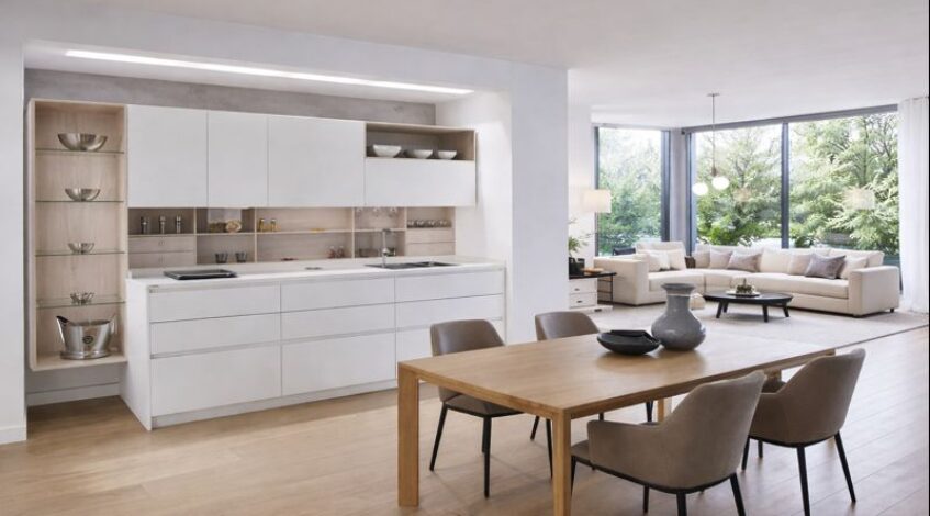 Diseño, funcionalidad y personalidad.

La cocina continúa consolidándose como uno de los espacios más importantes del hogar. En 2026, las tendencias en cocinas y muebles de cocina apuestan por entornos más vividos, funcionales y personalizados, donde el diseño y la practicidad conviven en equilibrio.

En Esil de Alba analizamos las claves que marcarán las cocinas del próximo año y que ya empiezan a verse en proyectos actuales.