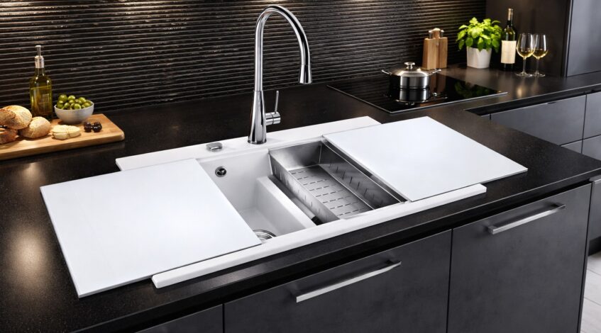 El fregadero y el grifo son dos de los elementos más utilizados en la cocina y, al mismo tiempo, piezas clave para definir su ergonomía y estética. Una elección adecuada mejora la comodidad diaria, optimiza el trabajo y aporta coherencia al diseño del espacio. En Esil de Alba entendemos que estos elementos deben combinar resistencia, funcionalidad y estilo.